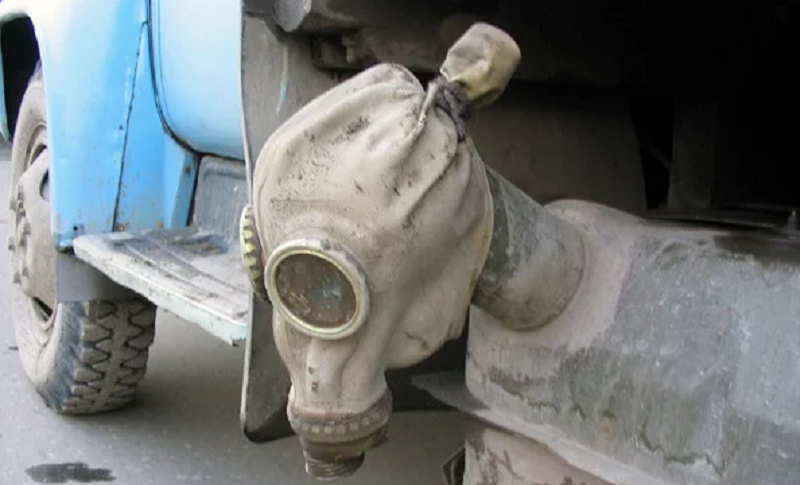 противогаз на бензобак